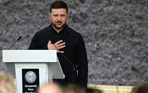 Зеленський указом дозволив парад у Москві
