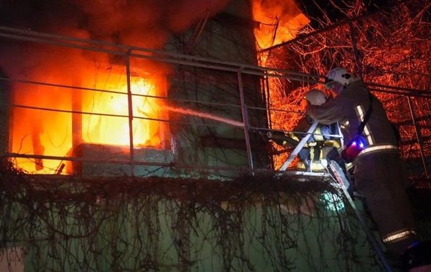 У Дніпрі і Києві сталися пожежі після атаки РФ