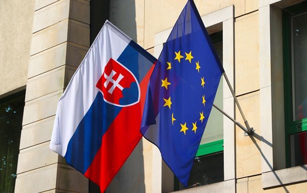 Словаччина обмежила видачу віз росіянам