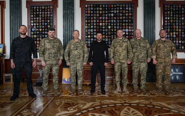 Офіційно: Гнатов і Сирський звільнені, є новий головком