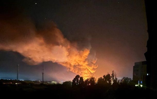 У Воронежі, Луганську та Криму прогриміли вибухи