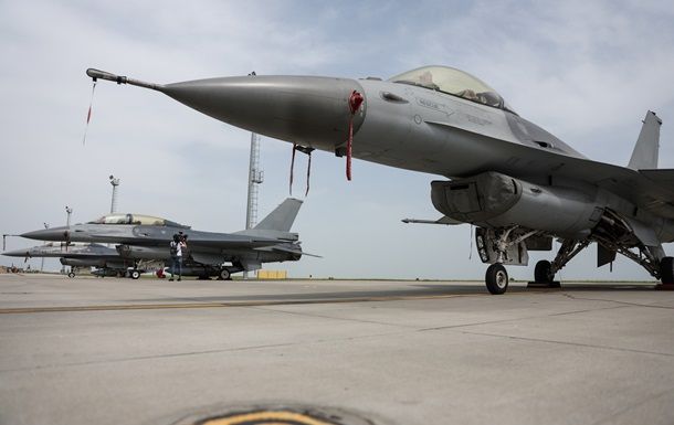 У Румунії пілот F-16 збив невідомий БпЛА