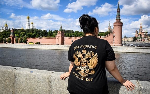 Дрони, дефіцит бензину і війна: у РФ рекордно впав 