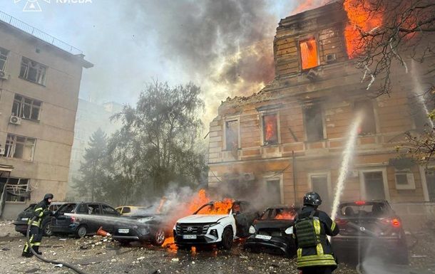 Зеленський відреагував на удар по будівлі НАН