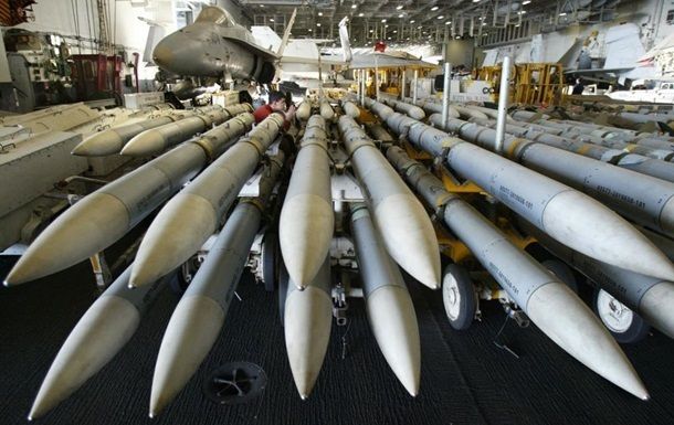 США запускають масштабне виробництво AMRAAM