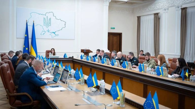Уряд витратив понад три чверті своїх резервів за 3 місяці. Які ризики?