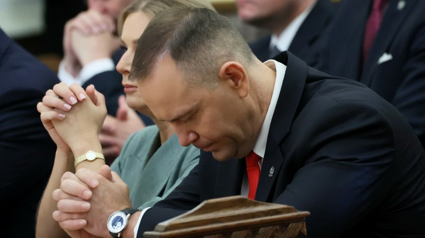 Навроцький під тиском криптоскандалу: чи витримає рейтинг президента нову порцію компромату