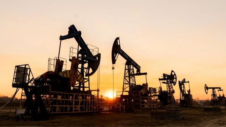 ОПЕК+ відмовиться підіймати обсяги нафтовидобутку вперше з березня