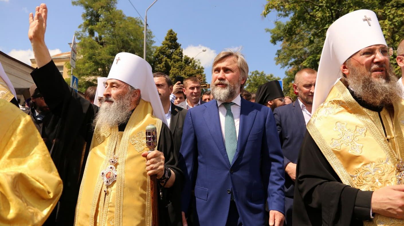 Запасний аеродром для олігарха: як Новинський став громадянином Сербії та навіщо це Вучичу