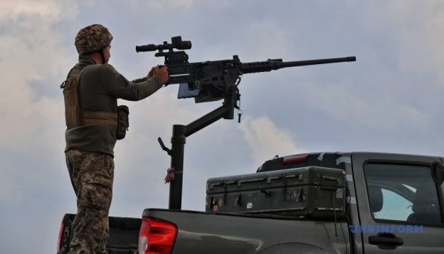 У Києві уламки БПЛА впали у двох районах, є постраждалий