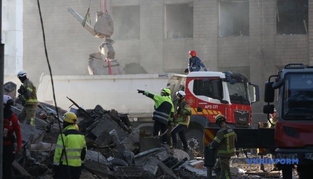 У Києві деблокували з-під завалів дев’ятого загиблого