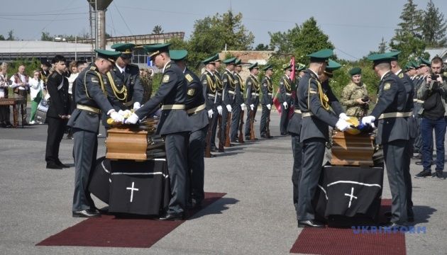Пане полковнику Мельник, вітаємо в Україні!