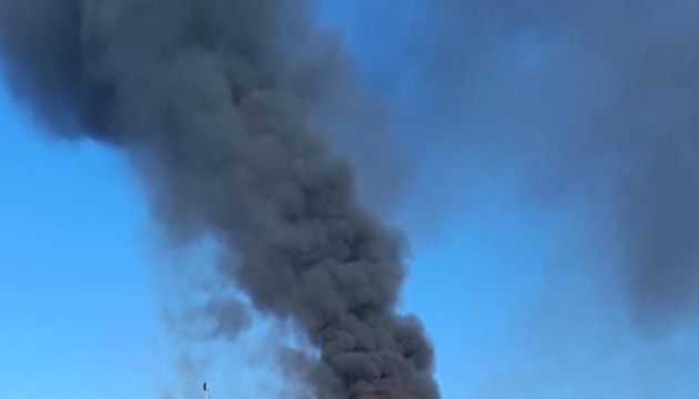 У Києві пролунали потужні вибухи, ворог атакує столицю ракетами