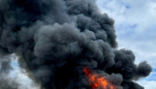 Сили оборони уразили нафтобази у Криму, пункт управління ФСБ та інші військові об'єкти росіян