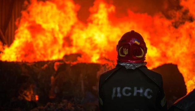 Війська РФ ударили по Чугуєву: спалахнули пожежі, троє загиблих і шестеро поранених