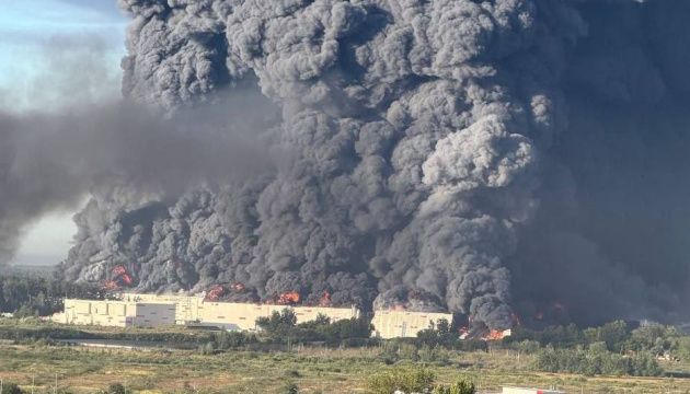У Московській області після атаки дронів горять нафтобаза та логістичний центр