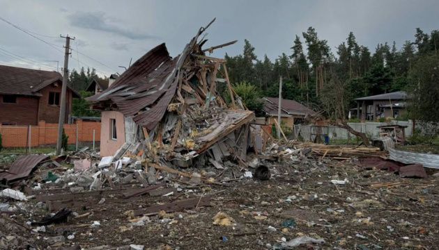 Кількість загиблих від російського удару по виставці зброї на Київщині зросла до 11