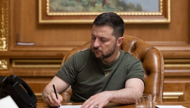 Зеленський вніс подання на призначення Сибіги міністром закордонних справ, а Хмари - міністром оборони