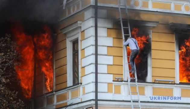 Удар по академії наук у центрі Києва: загинула людина, четверо постраждалих