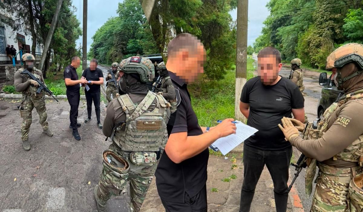 Побили до черепно-мозкових травм: за знущання з побратимів затримали двох бійців 
