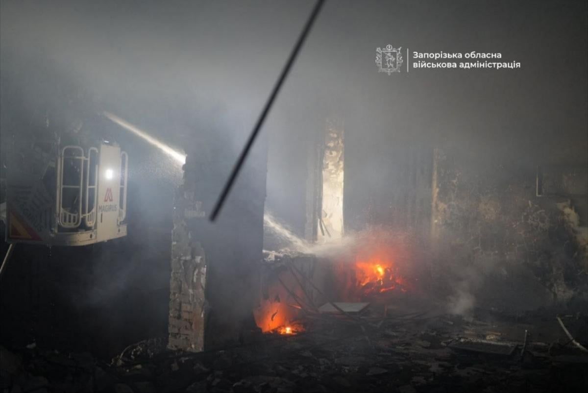 Росія вдарила по Запоріжжю дронами і КАБами: є загиблий і поранені